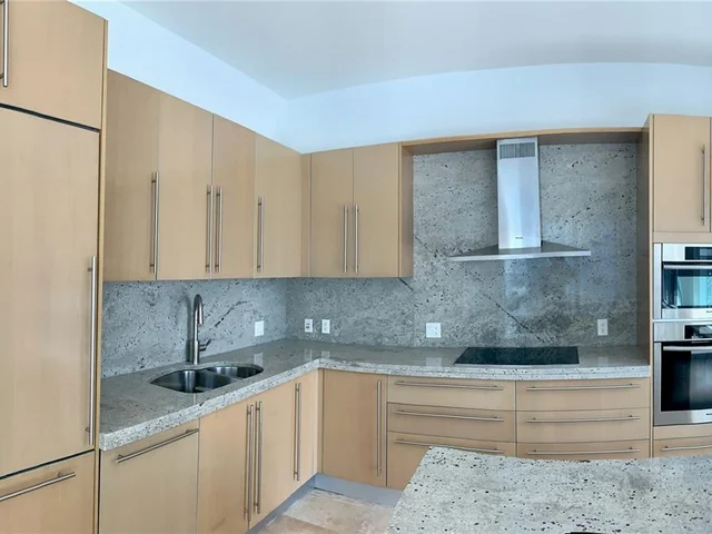 900 Brickell Key Blvd # 2101, Miami FL 33131