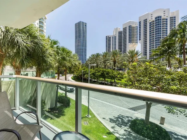19370 E Collins Ave # 207, Sunny Isles Beach FL 33160