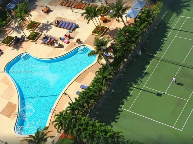 19370 E Collins Ave # 207, Sunny Isles Beach FL 33160