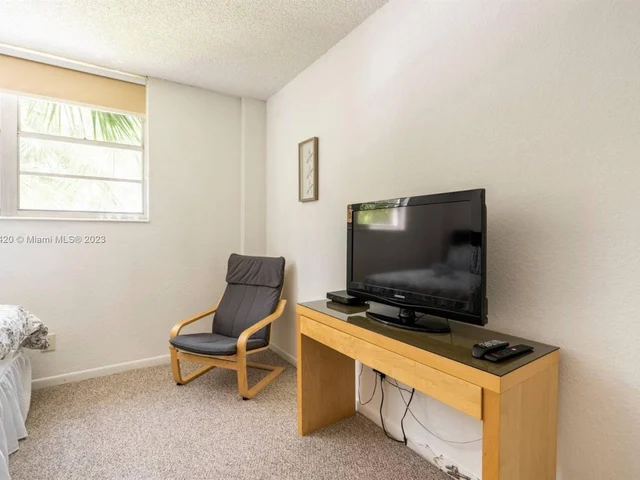 19370 E Collins Ave # 207, Sunny Isles Beach FL 33160