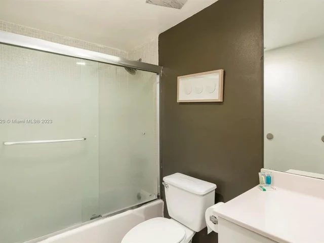 19370 E Collins Ave # 207, Sunny Isles Beach FL 33160