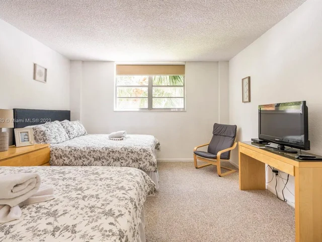 19370 E Collins Ave # 207, Sunny Isles Beach FL 33160