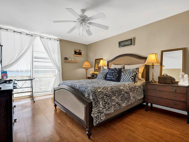 1500 S Ocean Dr # 9J, Hollywood FL 33019