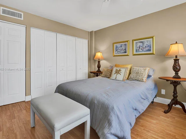 1500 S Ocean Dr # 9J, Hollywood FL 33019