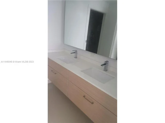 600 NE 27 ST # 2304, Miami FL 33137