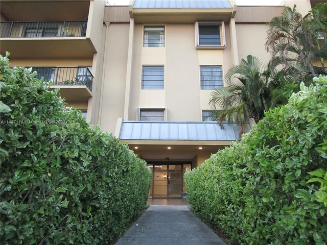 10431 N Kendall Dr # D206, Miami FL 33176