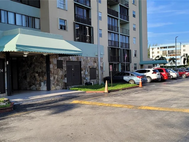 5055 NW 7th St # 610, Miami FL 33126