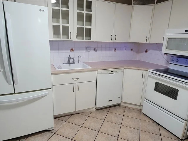 5055 NW 7th St # 610, Miami FL 33126