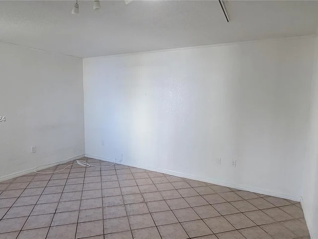 5055 NW 7th St # 610, Miami FL 33126