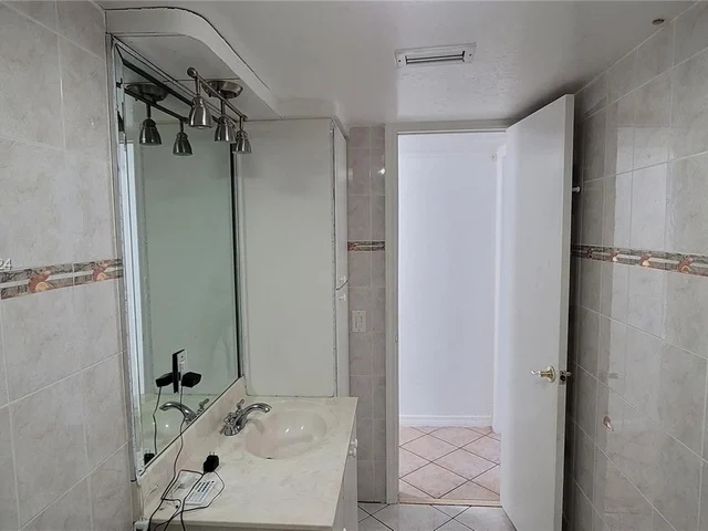 5055 NW 7th St # 610, Miami FL 33126