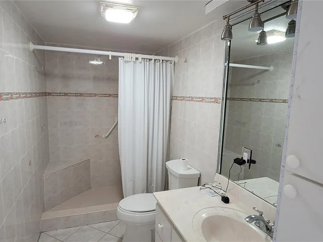 5055 NW 7th St # 610, Miami FL 33126