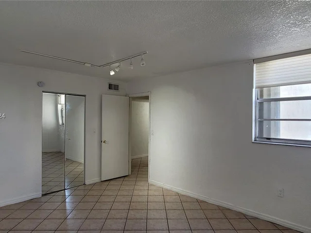 5055 NW 7th St # 610, Miami FL 33126