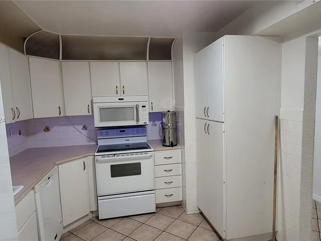 5055 NW 7th St # 610, Miami FL 33126