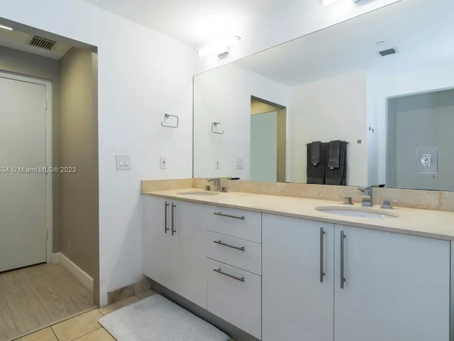 3330 NE 190th St # 516, Aventura FL 33180