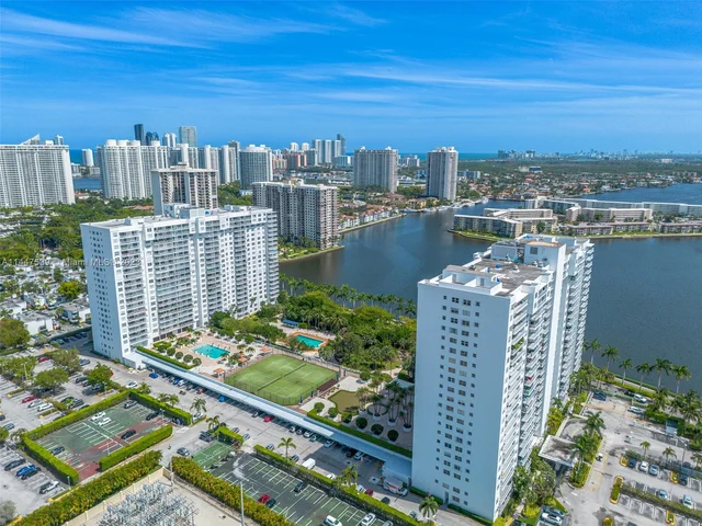 2801 NE 183rd St # 1909W, Aventura FL 33160