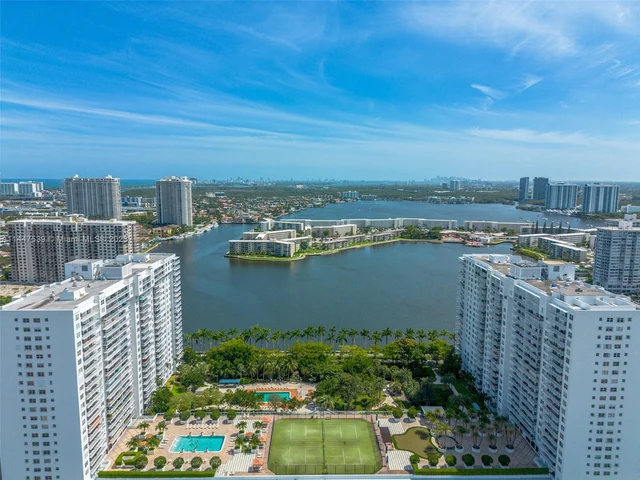 2801 NE 183rd St # 1909W, Aventura FL 33160