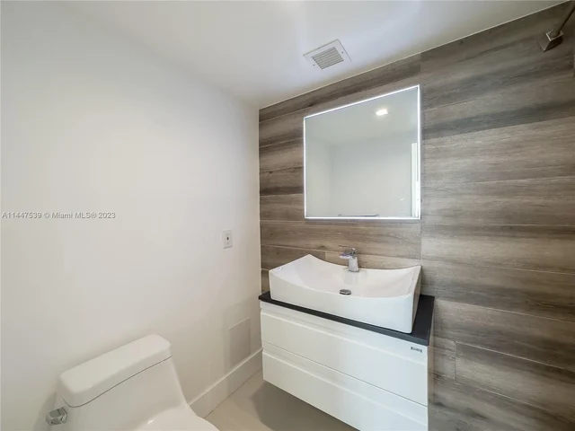 2801 NE 183rd St # 1909W, Aventura FL 33160