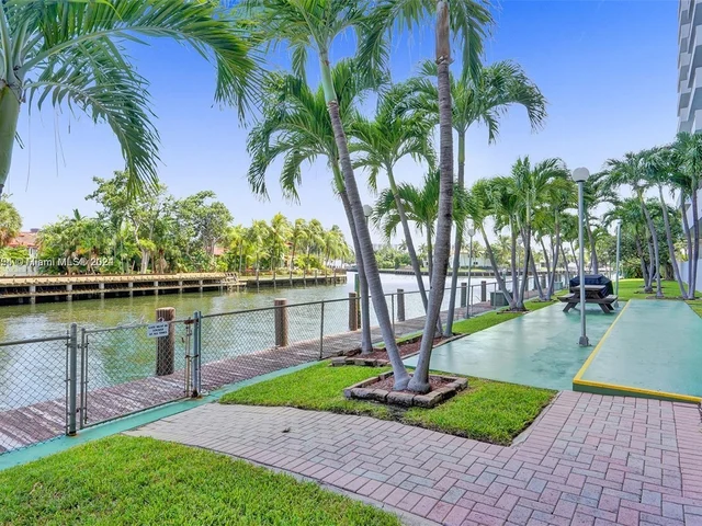 137 Golden Isles Dr # 1110, Hallandale Beach FL 33009