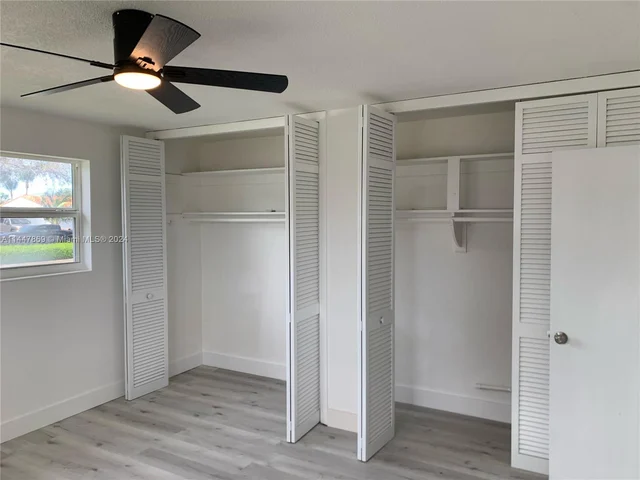 1001 NW 89th Avenue, Pembroke Pines FL 33024