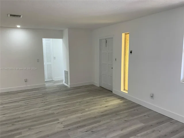 1001 NW 89th Avenue, Pembroke Pines FL 33024