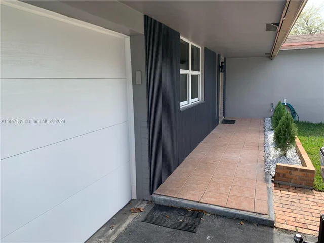 1001 NW 89th Avenue, Pembroke Pines FL 33024