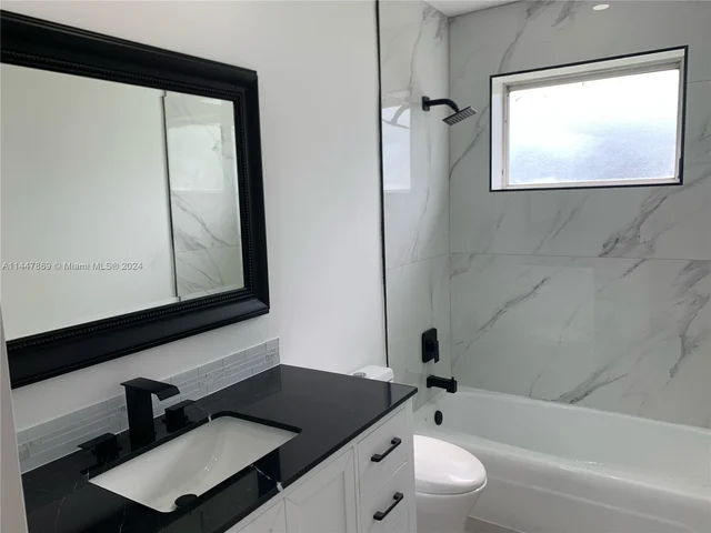 1001 NW 89th Avenue, Pembroke Pines FL 33024