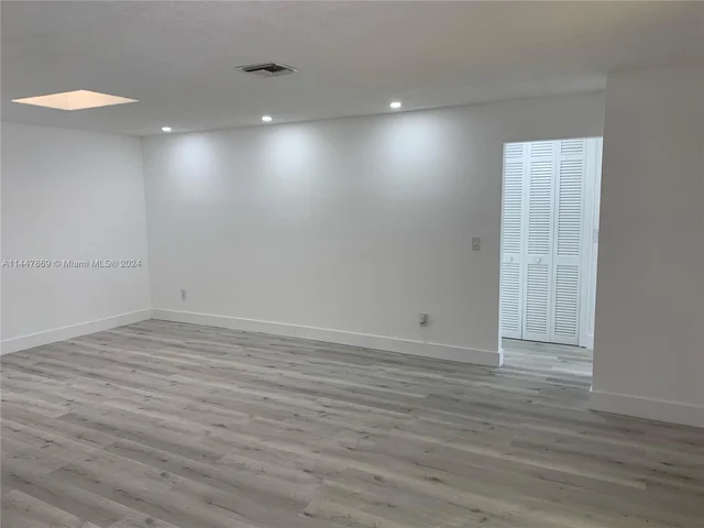 1001 NW 89th Avenue, Pembroke Pines FL 33024