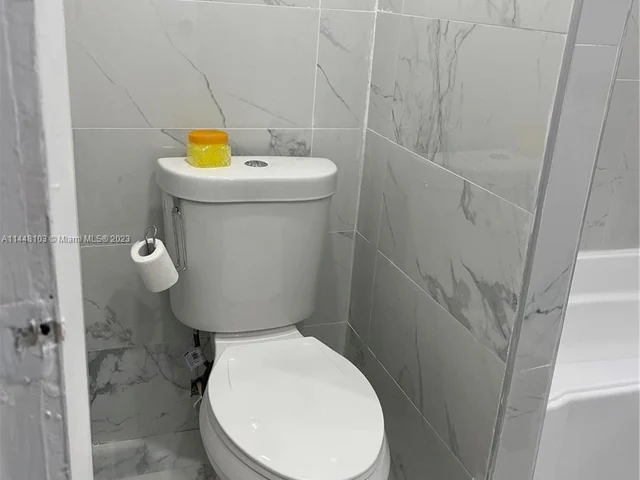 7080 Environ Blvd # 125, Lauderhill FL 33319