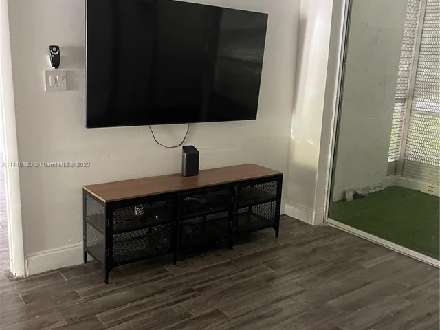 7080 Environ Blvd # 125, Lauderhill FL 33319