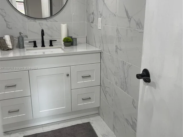 7080 Environ Blvd # 125, Lauderhill FL 33319