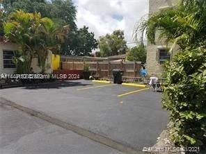 922 NW 2nd St # 4, Miami FL 33128