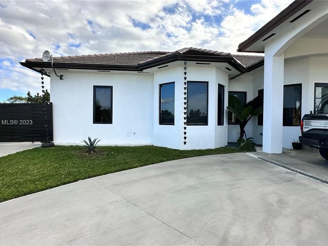 19526 SW 325th Ln, Homestead FL 33030