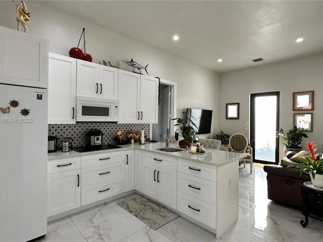 19526 SW 325th Ln, Homestead FL 33030