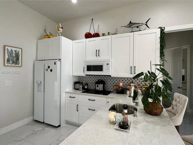 19526 SW 325th Ln, Homestead FL 33030