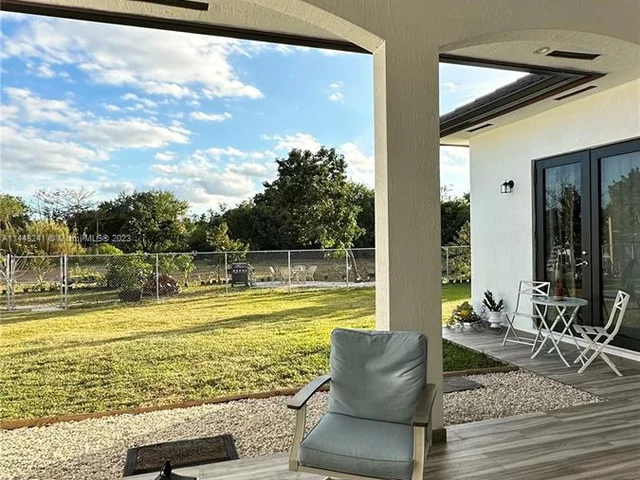 19526 SW 325th Ln, Homestead FL 33030