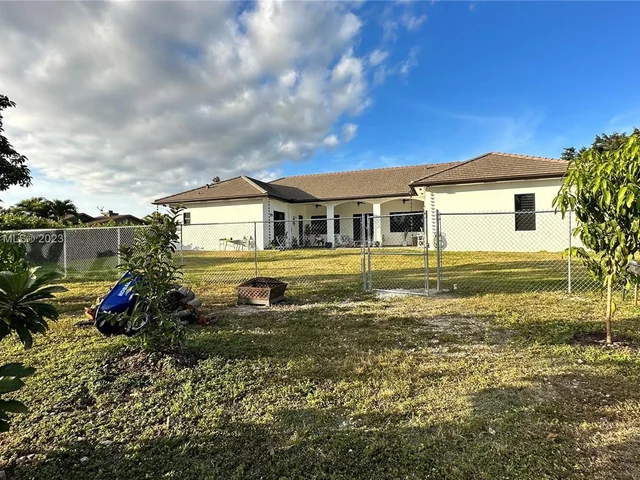 19526 SW 325th Ln, Homestead FL 33030