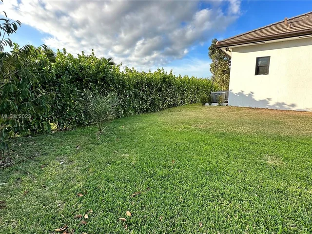 19526 SW 325th Ln, Homestead FL 33030