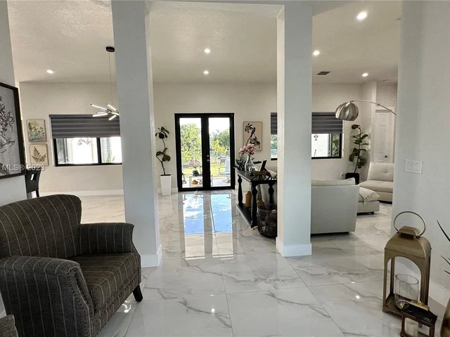 19526 SW 325th Ln, Homestead FL 33030