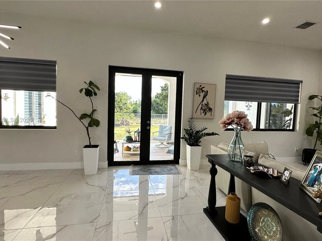 19526 SW 325th Ln, Homestead FL 33030