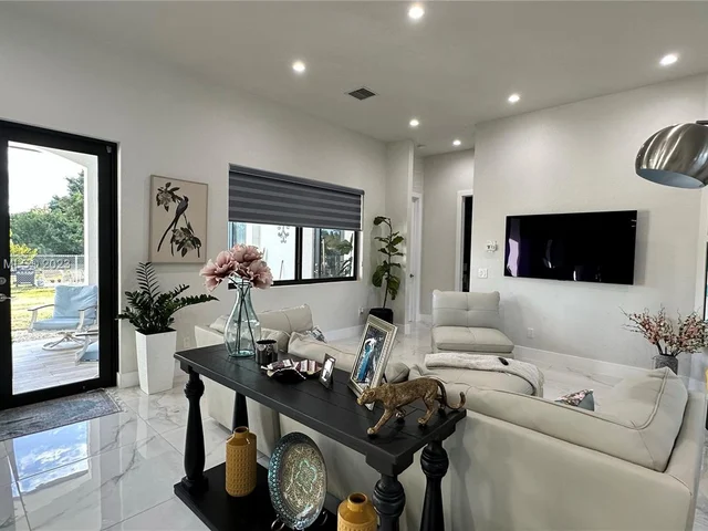 19526 SW 325th Ln, Homestead FL 33030