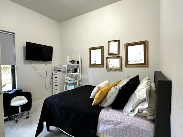 19526 SW 325th Ln, Homestead FL 33030