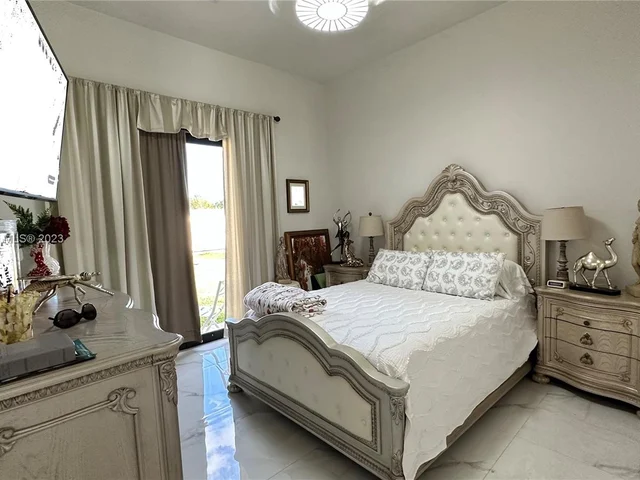 19526 SW 325th Ln, Homestead FL 33030