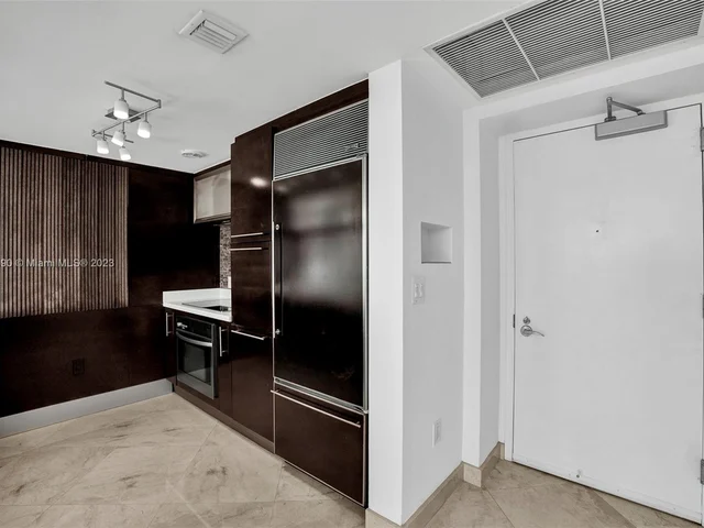 6000 Indian Creek Dr # 17B, Miami Beach FL 33140