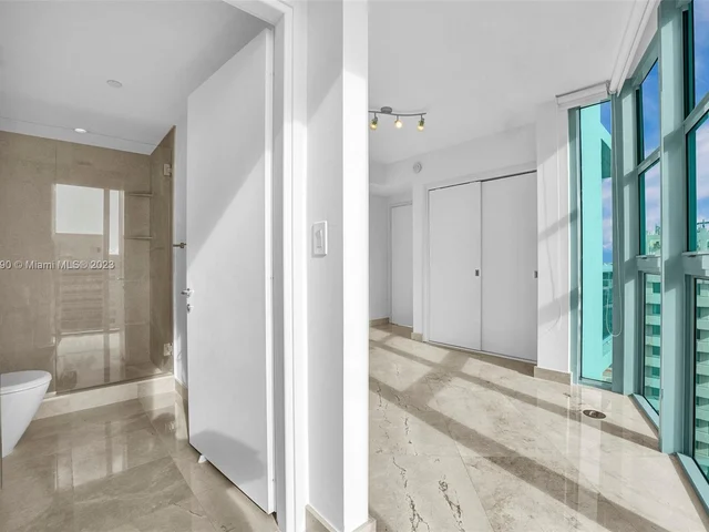 6000 Indian Creek Dr # 17B, Miami Beach FL 33140