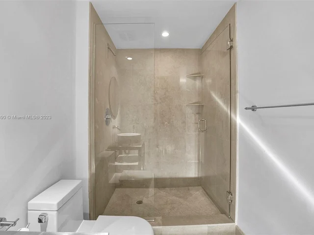 6000 Indian Creek Dr # 17B, Miami Beach FL 33140