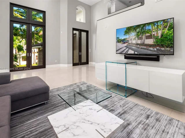 1500 NE 13th Ave, Miami FL 33139