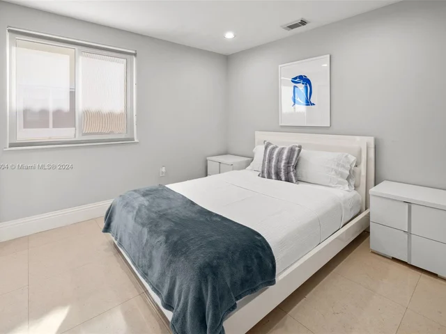 1500 NE 13th Ave, Miami FL 33139