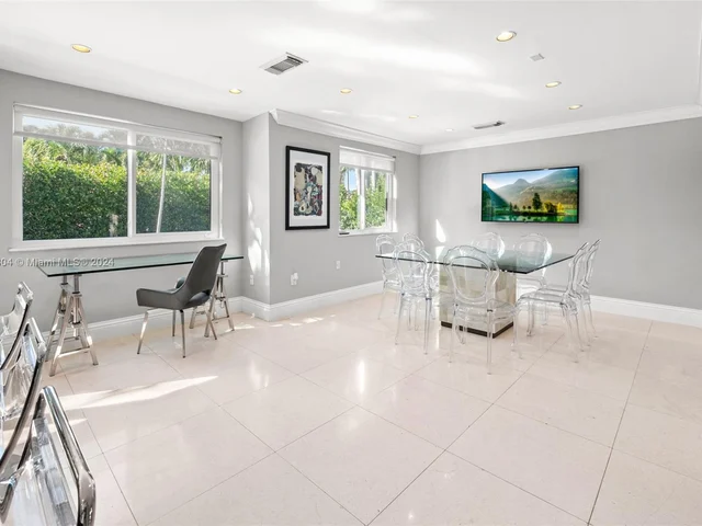 1500 NE 13th Ave, Miami FL 33139