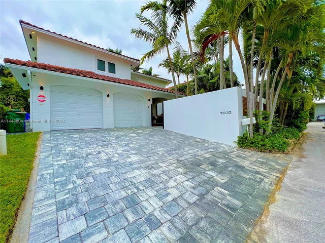 1500 NE 13th Ave, Miami FL 33139