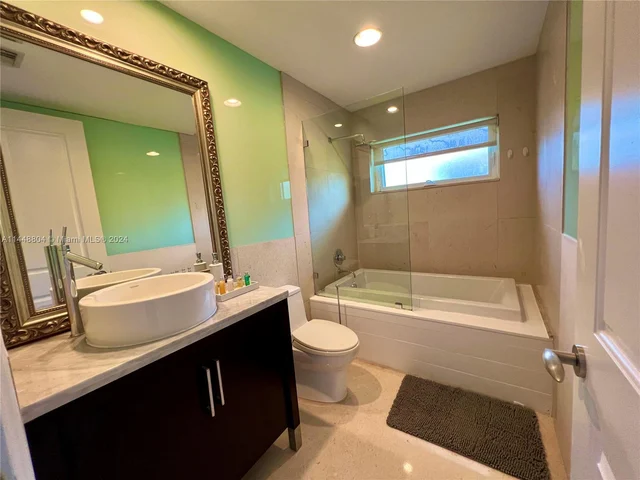 1500 NE 13th Ave, Miami FL 33139